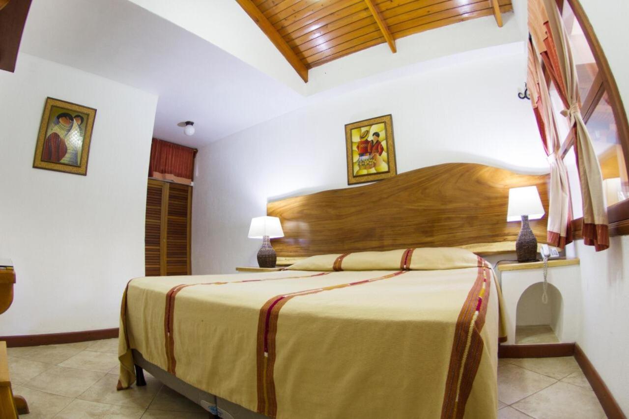Hotel Dos Mundos Panajachel Kültér fotó