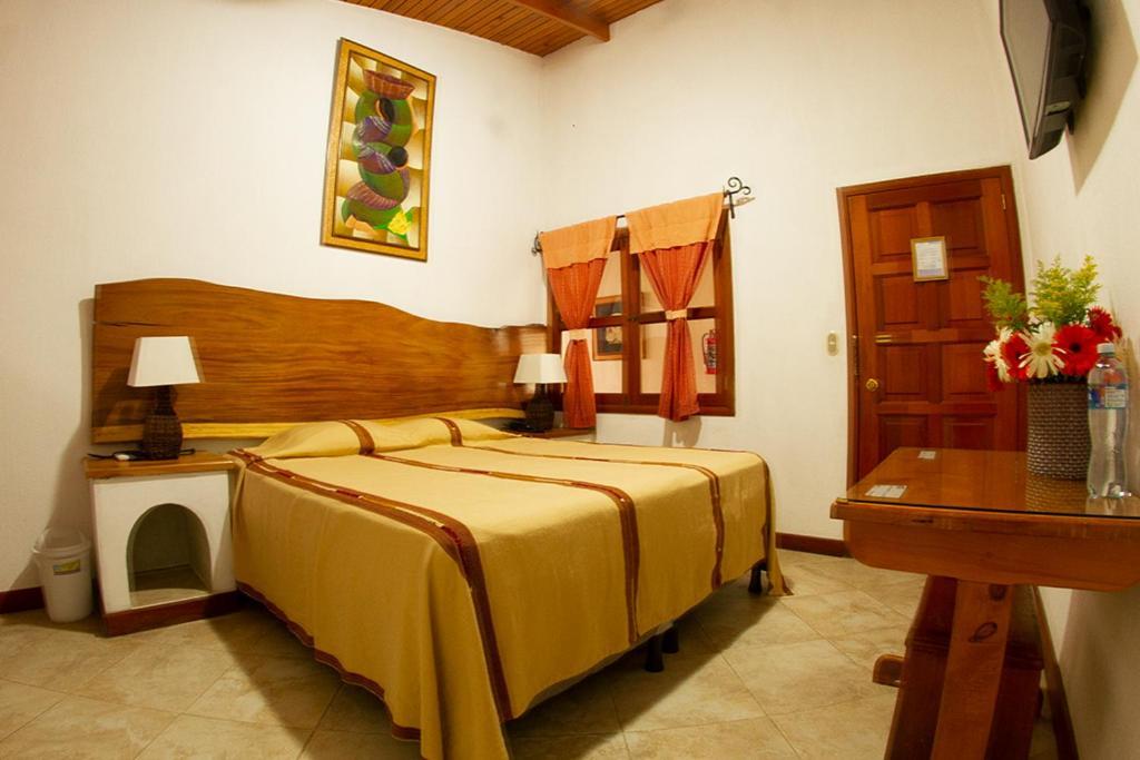 Hotel Dos Mundos Panajachel Kültér fotó